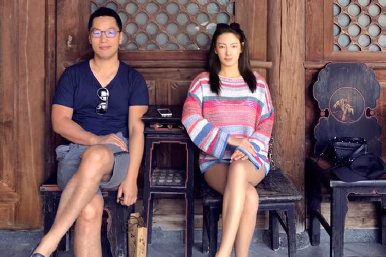 Trương Vũ Kỳ và Viên Ba Nguyên trở thành vợ chồng chỉ sau 70 ngày hẹn hò. Ảnh: Weibo