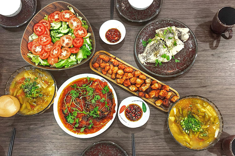 Trước ngày kết hôn, Lan Khuê liên tục khoe khả năng nội trợ.