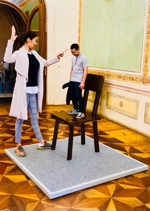 Tuấn John hiện thoải mái chia sẻ hình ảnh hẹn hò sau khi công khai mối quan hệ với Lan Khuê.