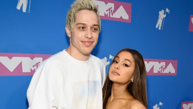 Fan doa giet ban trai Ariana Grande sau khi cong khai yeu