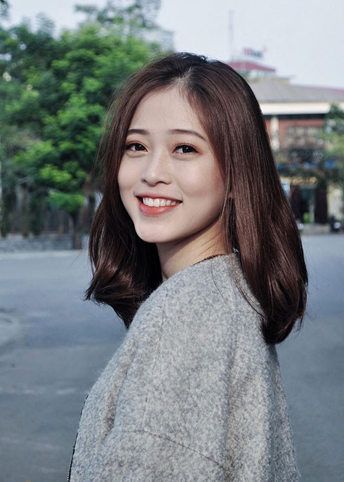 Phương Nga hiện làm công việc người mẫu ảnh.