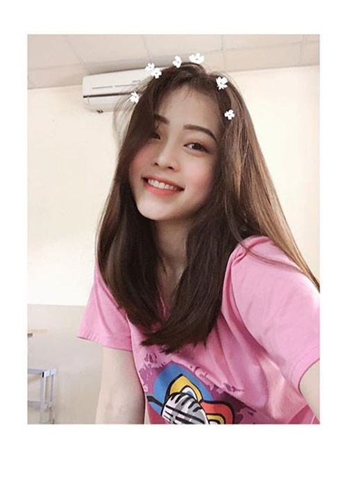 Hình ảnh thí sinh Hoa hậu Việt Nam 2018 đẹp dịu dàng trong trang phục đời thường giản dị.