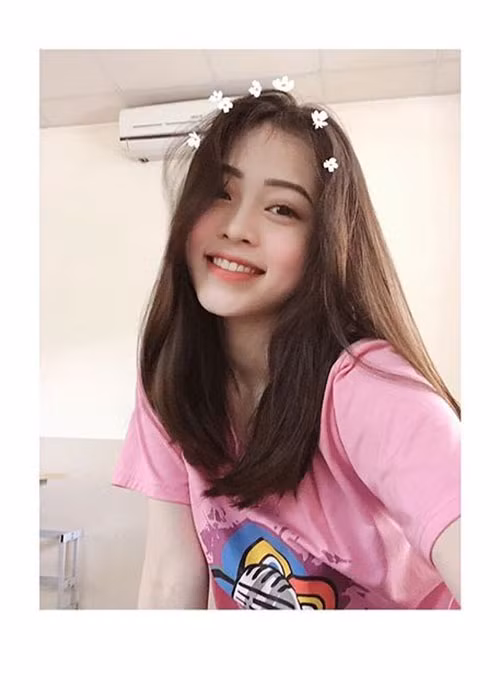 Hình ảnh thí sinh Hoa hậu Việt Nam 2018 đẹp dịu dàng trong trang phục đời thường giản dị.