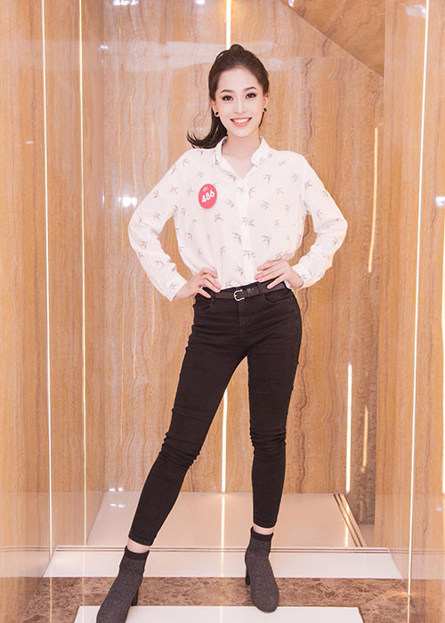 Sở hữu nhan sắc xinh đẹp, Phương Nga từng về nhất cuộc thi Sinh viên Thanh lịch Đại học Kinh tế Quốc dân năm 2017.