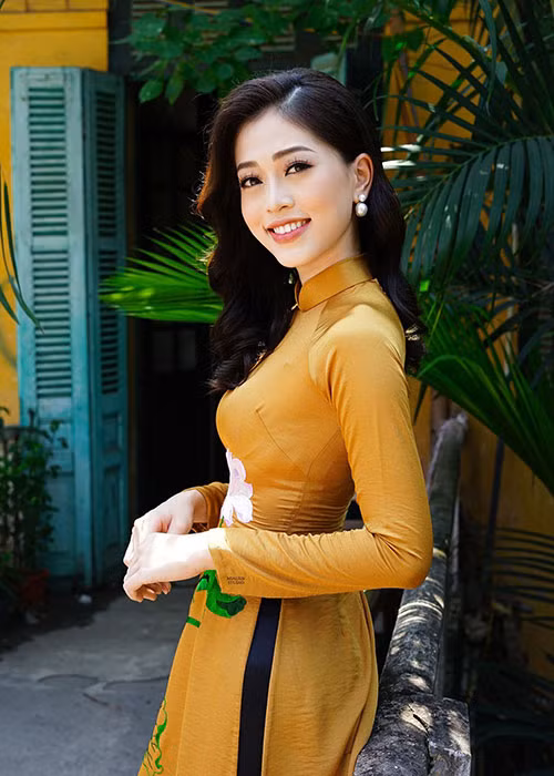 Bùi Phương Nga nhận được sự quan tâm của nhiều khán giả bởi gương mặt có nhiều nét giống Jennifer Phạm.