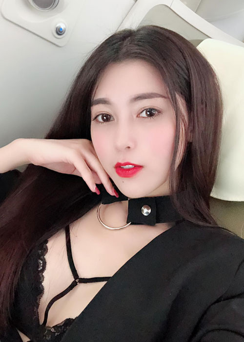 Không chỉ hát hay, học trò của Noo Phước Thịnh còn sở hữu gương mặt xinh đẹp cùng vóc dáng gợi cảm.