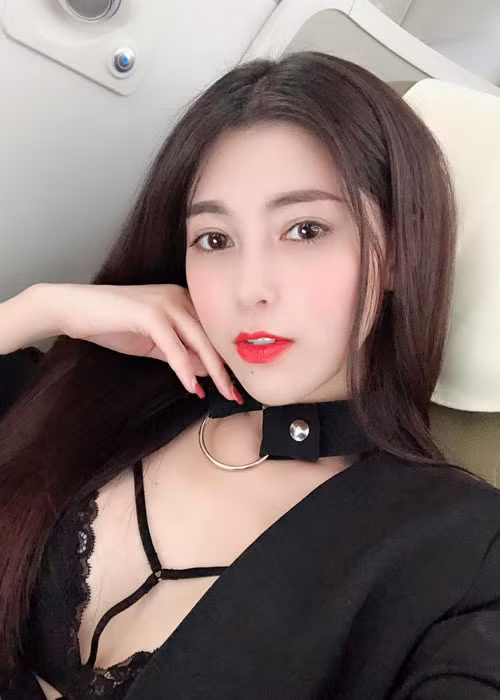 Không chỉ hát hay, học trò của Noo Phước Thịnh còn sở hữu gương mặt xinh đẹp cùng vóc dáng gợi cảm.