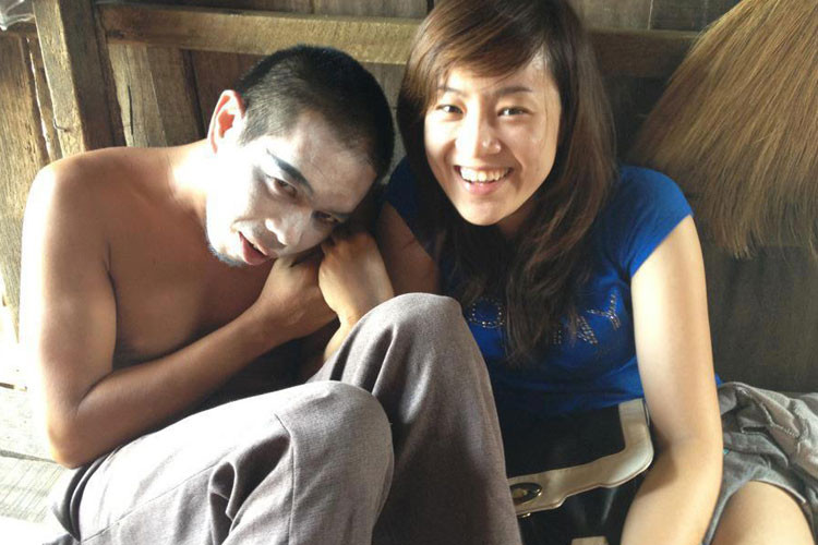 Hình ảnh hiếm hoi bên bà xã được nam diễn viên đăng tải trên trang cá nhân. Ảnh: FBNV