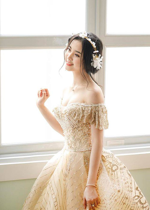 Hình ảnh nàng á hậu sinh năm 1997 trẻ trung, gợi cảm. Ảnh: FBNV