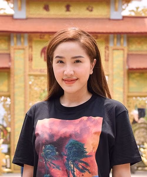 Bao Thy xuat hien voi ve ngoai moi la khien dan mang xon xao