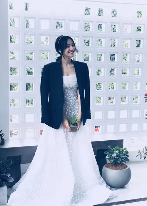 Chi gai nhan loi xuc dong den Nha Phuong truoc dam cuoi