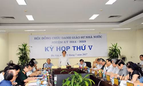 Nam 2018 khong xet cong nhan giao su, pho giao su