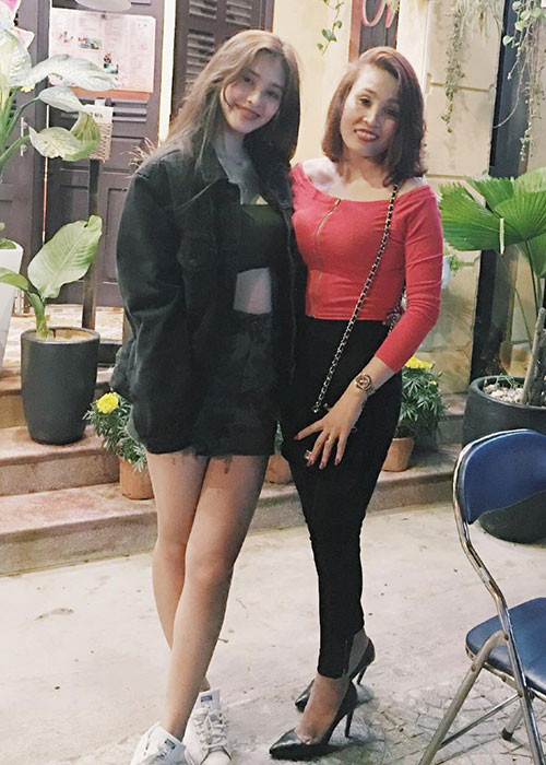 Chia sẻ trên Zing, Tiểu Vy cho hay mẹ là người bạn thân nhất của cô cũng là người vĩ đại nhất đối với cô.