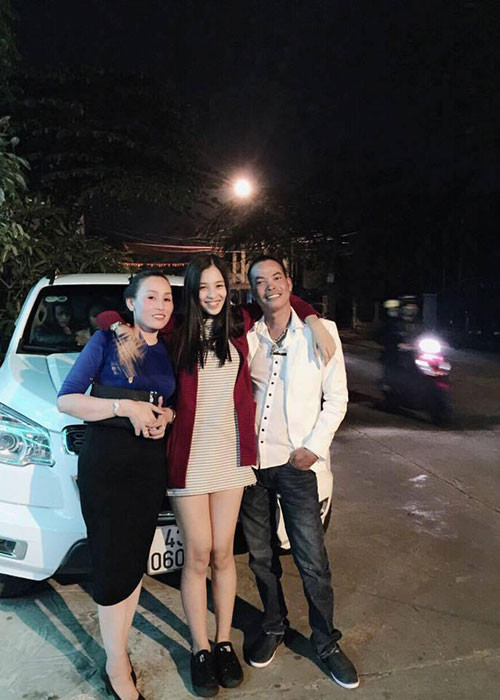 Tiểu Vy hiện sống và học tập ở TPHCM trong khi bố mẹ vẫn ở Hội An.