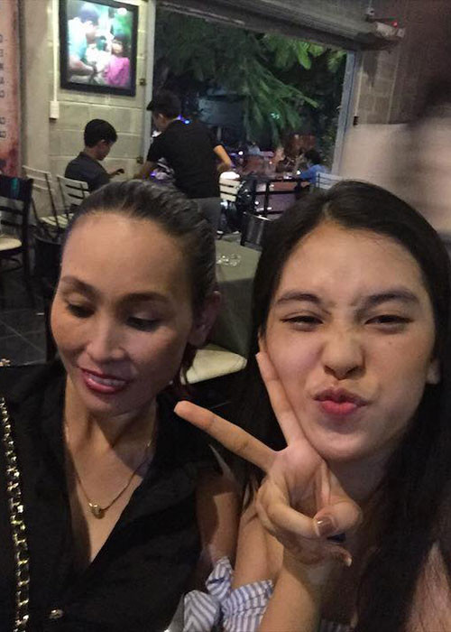 Trên trang cá nhân, tân Hoa hậu không ít lần khoe ảnh đời thường bên bố mẹ.