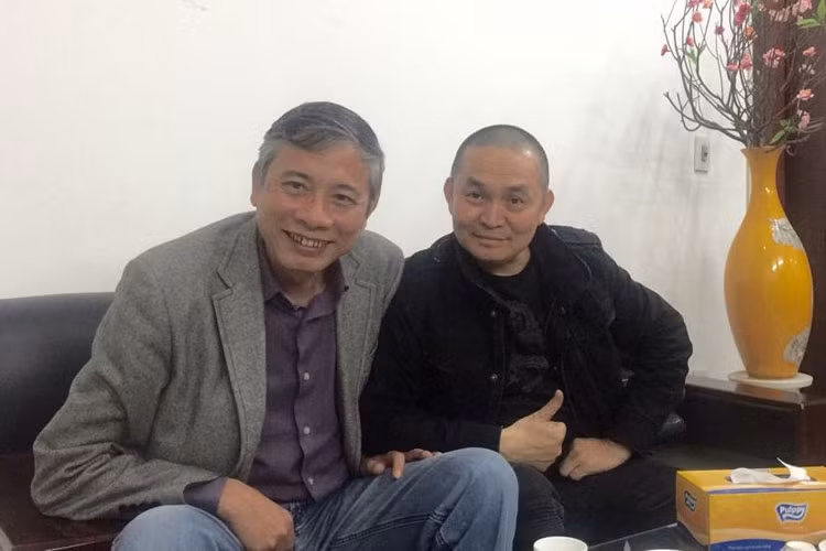 Ngoài làm phim hài Tết, đạo diễn Phạm Đông Hồng còn thực hiện nhiều VCD và DVD cho các ca sĩ, nghệ sĩ: “Xuân Hinh với văn ca thánh mẫu”, “40 năm Quang Thọ”, “Em yêu anh như câu hò ví dặm”...Ảnh: FBNV