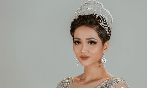 Ram ro dao tao hoa hau thi quoc te: Nhan sac Viet co nang tam?