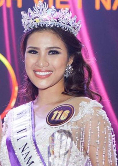 Để tránh cho ban tổ chức cuộc thi rơi vào tình huống khó xử, Nguyễn Thị Thành đã tự nguyện trả lại danh hiệu á khôi. Ảnh: FBNV