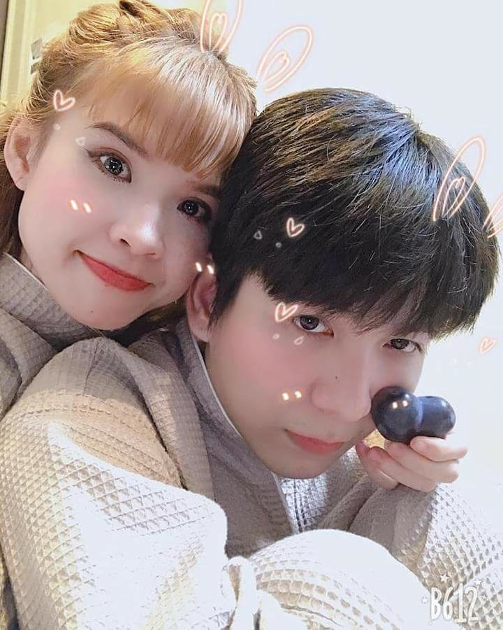 Khoảnh khắc tình cảm bên nhau của vợ chồng Khởi My và Kelvin Khánh.