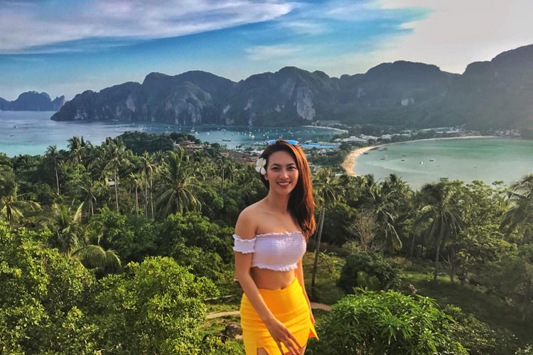 Trong những khoảng thời gian không làm việc, cô thoải mái trong việc ăn uống.