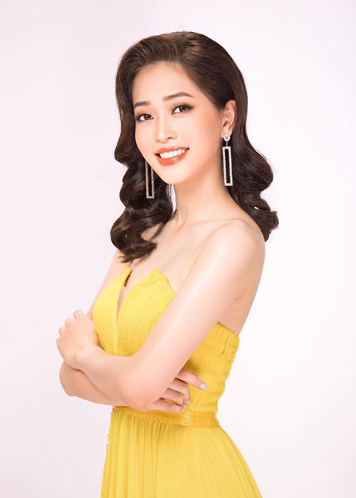 Hình ảnh Phương Nga khoe vai trần gợi cảm trong bộ đầm cúp ngực. Ảnh: Lê Chí Linh