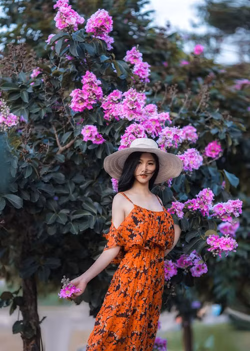 Cô gái từng đi phụ hồ hiện học chuyên ngành Du lịch tại Trường Đại học KHXH&amp;NV (Đại học Quốc gia Hà Nội).