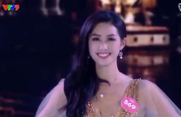 Tran Tieu Vy dang quang Hoa hau Viet Nam 2018-Hinh-15
