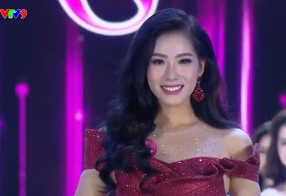 Tran Tieu Vy dang quang Hoa hau Viet Nam 2018-Hinh-3