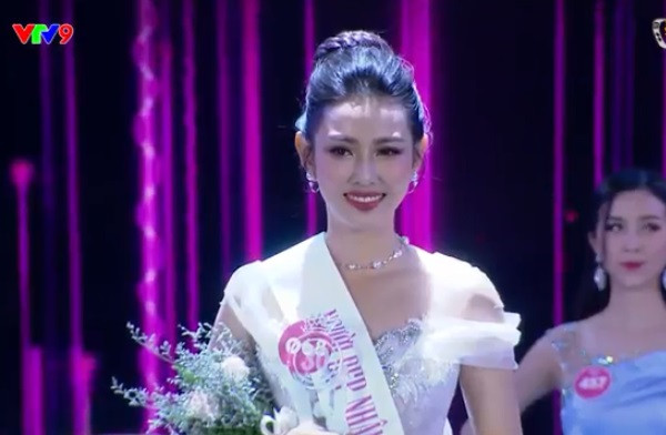 Tran Tieu Vy dang quang Hoa hau Viet Nam 2018-Hinh-10