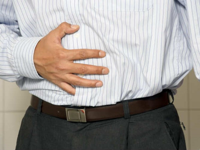 Hỗ trợ tiêu hóa: Uống nước nóng hàng ngày sẽ làm dịu và giúp đường tiêu hóa của bạn hoạt động tốt. Khi nước ấm đi qua dạ dày và ruột, cơ quan tiêu hóa được hydrat hóa tốt hơn và có thể loại bỏ chất thải nhanh hơn. Nó hoạt động như một chất bôi trơn giúp cho quá trình tiêu hóa của bạn diễn ra thuận lợi.