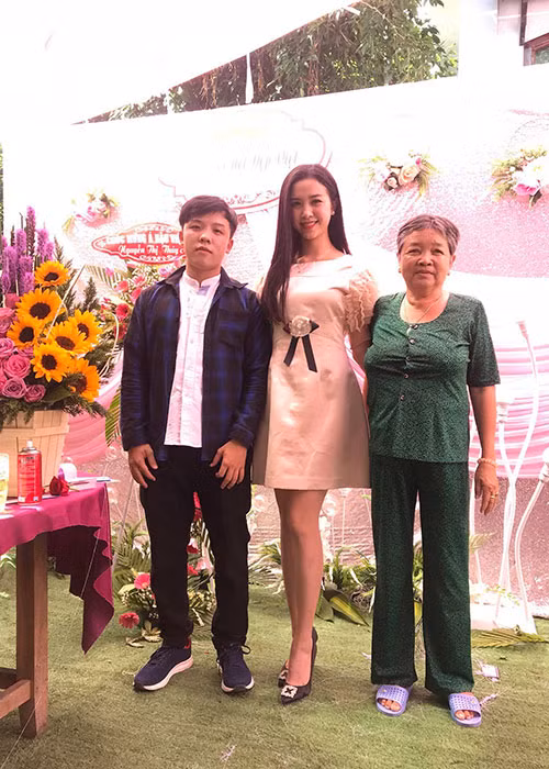 Hơn 1 tuần trước, Thúy An giành danh hiệu Á hậu 2 cuộc thi Hoa hậu Việt Nam 2018.