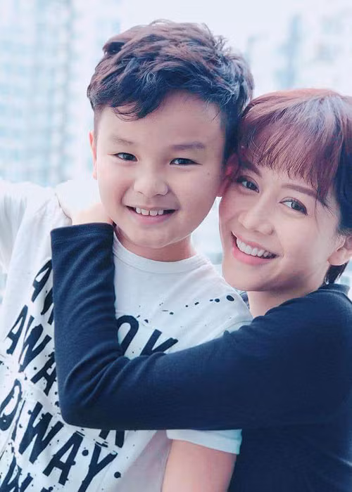 Trong phim, Hữu Khang đảm nhận vai con trai của An Nguy - bé Nhện hiếu động, đáng yêu.