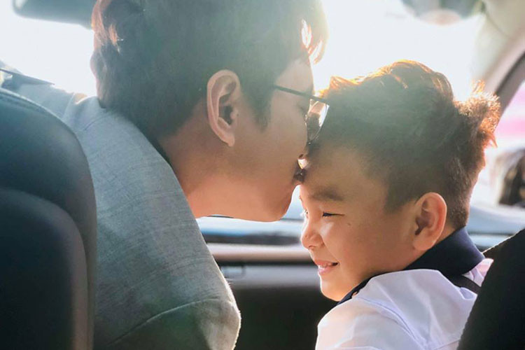 Theo Thế giới điện ảnh, bé Hữu Khang có duyên với điện ảnh từ lúc 3 tháng tuổi.