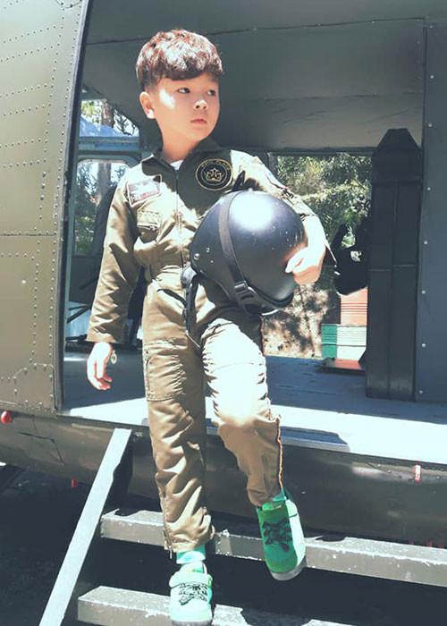 Đoàn phim "Chú ơi, đừng lấy mẹ con" cũng khen Hữu Khang gan dạ, ham học hỏi và cầu tiến.