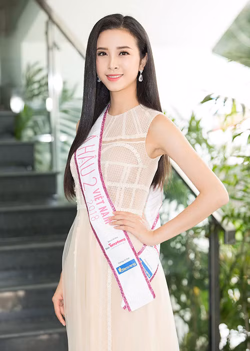 Á hậu Nguyễn Thị Thuý An cũng xuất hiện tươi tắn.