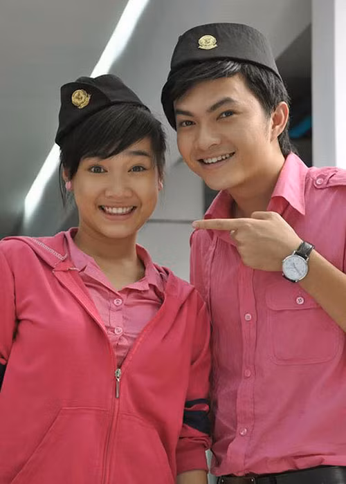 Nam Cuong khoe thiep moi dam cuoi Nha Phuong - Truong Giang-Hinh-2