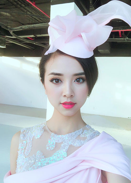 Từ nhỏ, Thúy An đã có mơ ước trở thành tiếp viên hàng không hoặc hoa hậu. Ảnh: FBNV