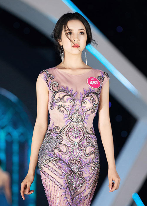 Người đẹp đến từ Kiên Giang suýt lỡ thi Hoa hậu Việt Nam 2018 vì ý định làm răng sứ. Ảnh: FBNV