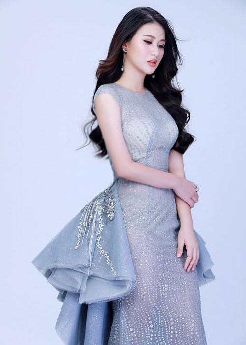 Nàng á hậu hiện tiếp tục chinh phục con đường học vấn khi học cao học tại một trường đại học.