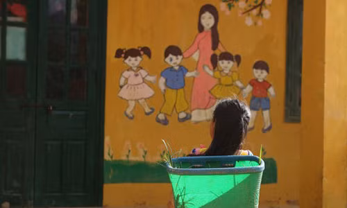 Nhung dua tre 'danh roi' ngay khai giang tren nuong cao