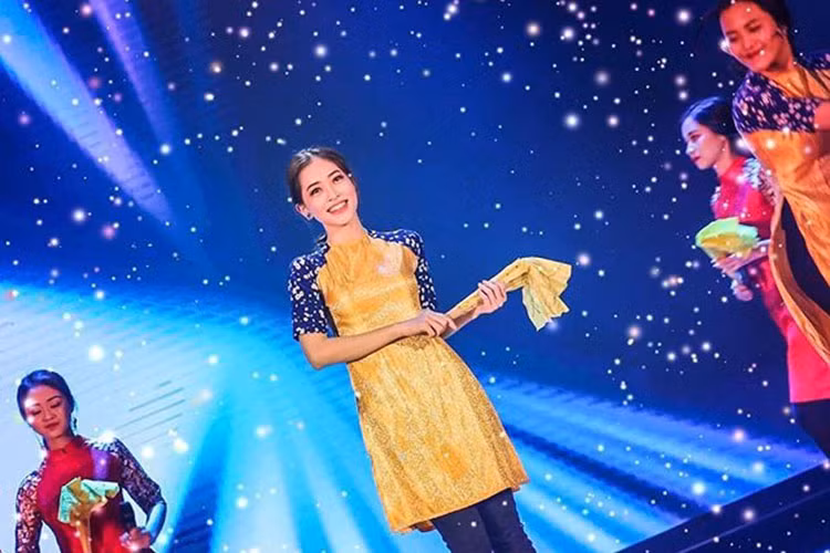 Phương Nga xem việc nhảy như một hình thức giải trí, xả stress đồng thời giữ vóc dáng. Ảnh: FBNV