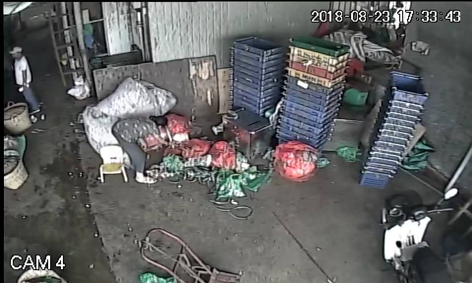 Vi sao tieu thuong cho Long Bien phai e co nop tram trieu bao ke?