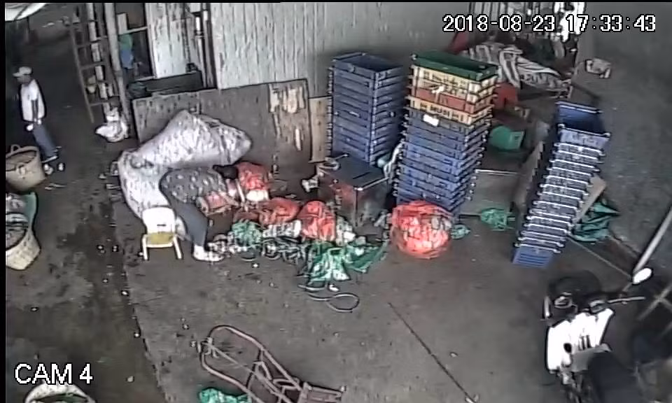 Vi sao tieu thuong cho Long Bien phai e co nop tram trieu bao ke?