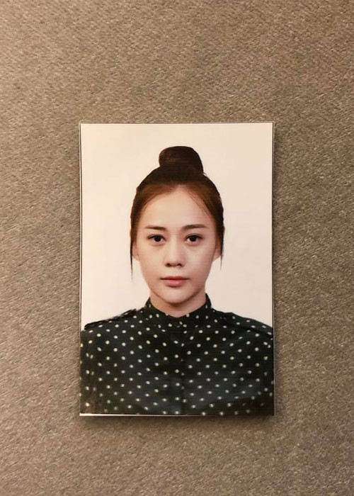 Nữ diễn viên phim " Quỳnh búp bê" còn đăng tải bức ảnh thẻ xinh đẹp.