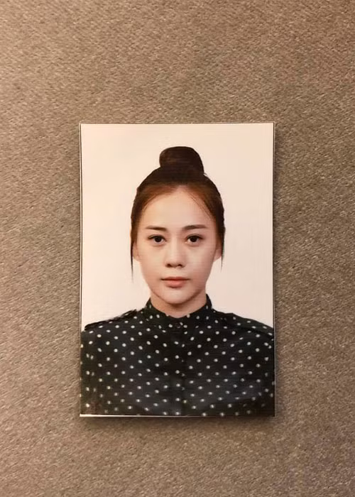 Nữ diễn viên phim " Quỳnh búp bê" còn đăng tải bức ảnh thẻ xinh đẹp.