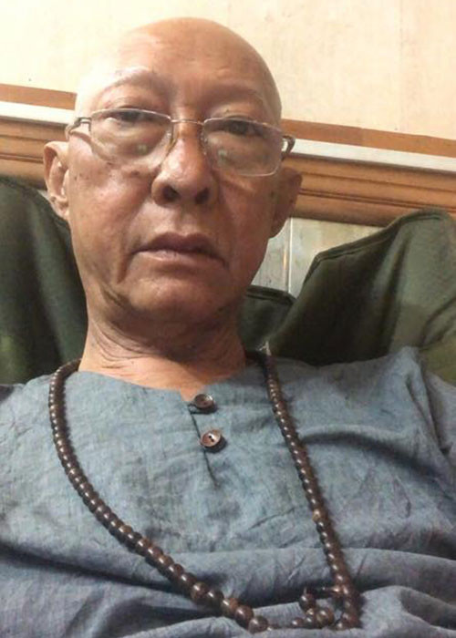 Nghệ sĩ Lê Bình đăng tải hình ảnh kèm dòng tâm sự đầy tâm trạng về một đêm không ngủ được khi nghĩ về bạn bè của ông thời trẻ.