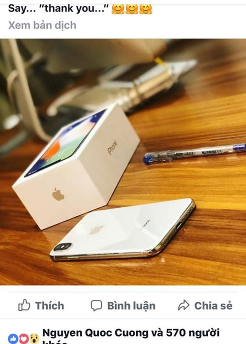 Món quà vật chất Đàm Thu Trang nhận được từ Cường Đô la từ khi hẹn hò là chiếc điện thoại iPhone X mới. Ảnh: chụp màn hình