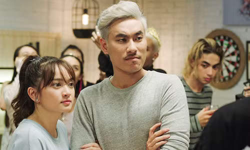 Phim Viet “hot” tram ty khi cong chieu: Doanh thu cao, chat luong co cao?