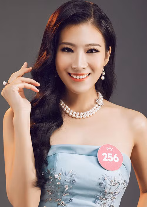 Ngoài Vũ Hương Giang, Nguyễn Hoài Phương Anh cũng là thí sinh siêu vòng 3 tại cuộc thi Hoa hậu Việt Nam năm nay.