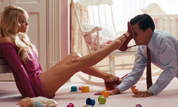 Trước thông tin này, Leonardo DiCaprio - bạn diễn của Brad Pitt và Margot Robbie trong Once Upon a Time in Hollywood cũng thừa nhận rằng Brad Pitt thường xuyên có những hành động thân mật với vợ của Tom. "Rõ ràng là anh ấy đang say nắng cô ấy", một nguồn tin nói với Hollywood Life.